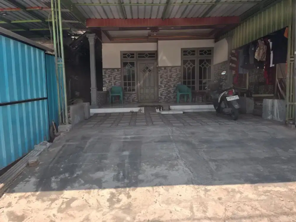 RUMAH DI DESA KESAMBEN WETAN, DRIYOREJO, GRESIK