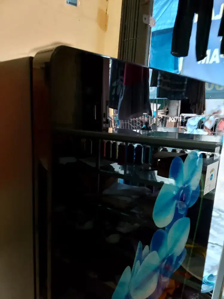 Kulkas Polytron 1 pintu terbaru eyeglas
