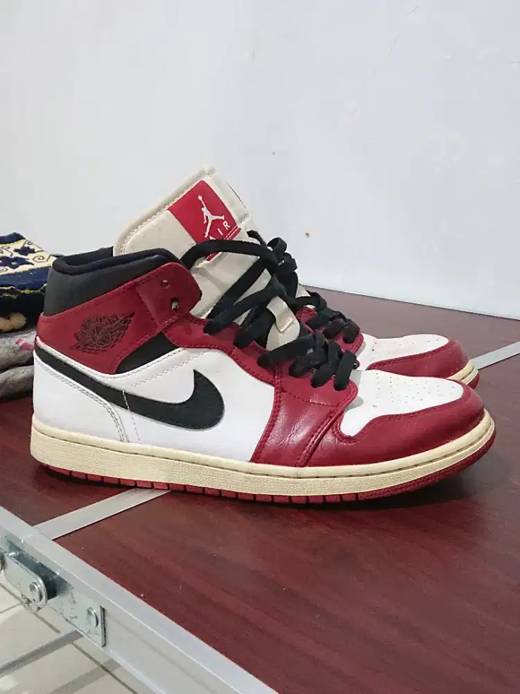 Nike air jordan mid red white putih