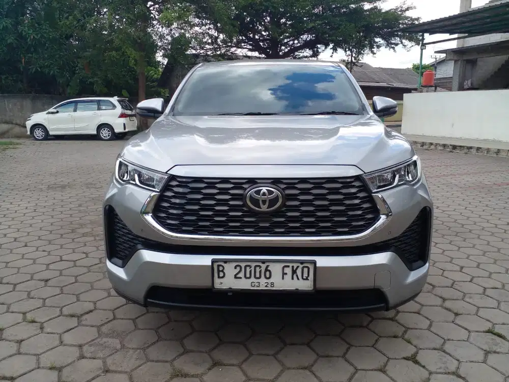 Toyota Kijang Innova 2023 Bensin