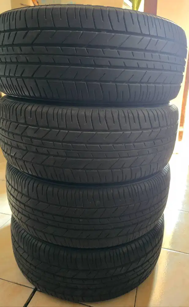 Di jual 4 pcs ban luar ORI honda brio RS