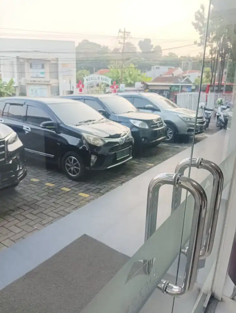 Rental mobil dengan Driver