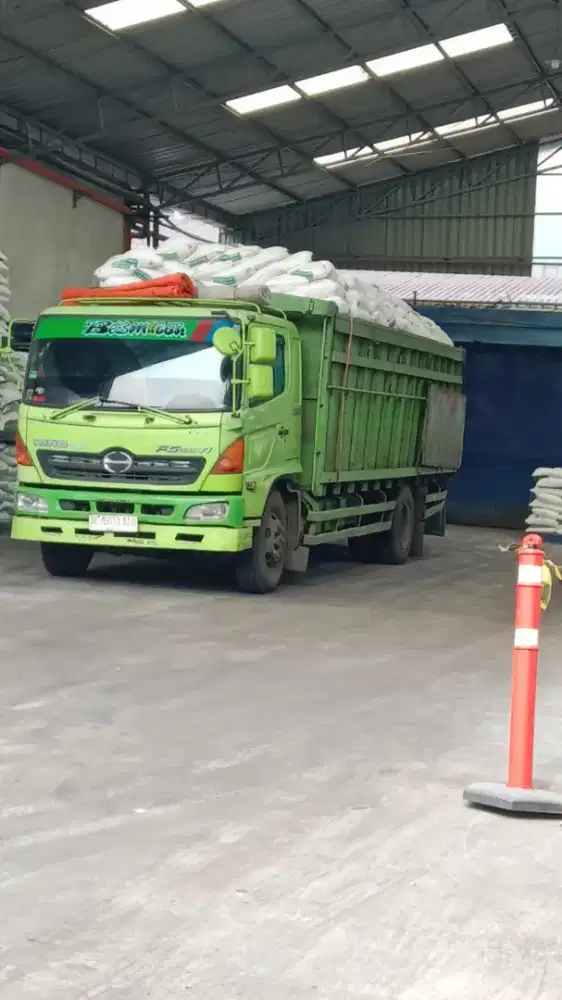 Dijual truk hino sehat kondisi siap jalan