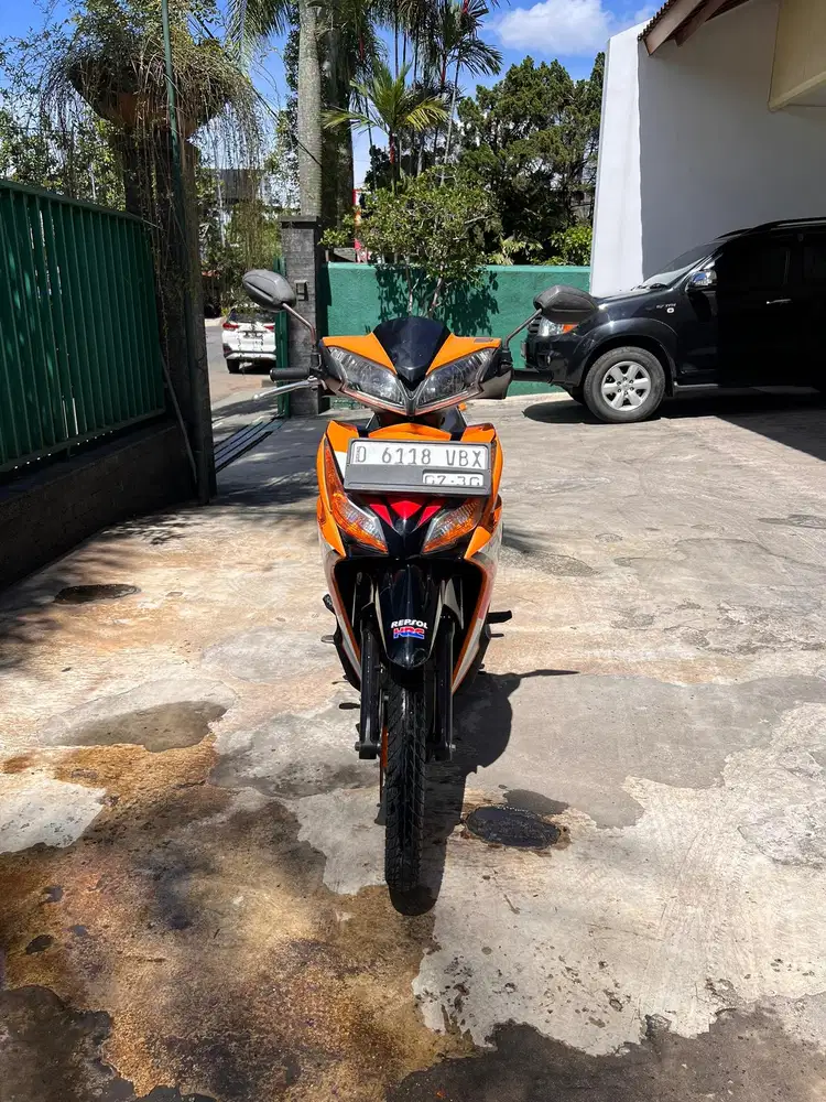 HONDA BLADE 125 repsol (ANTIK)