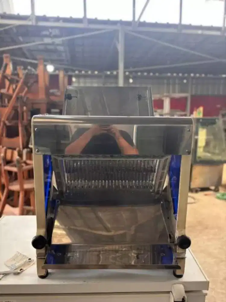 Mesin pemotong Roti Tawar / Bread Slicer