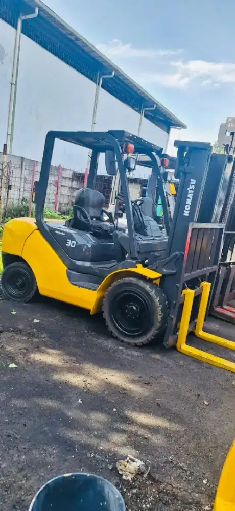Forklift Komatsu 3 Ton,Manual,Tiang 3 Meter,Seri FD30-17,Tahun 2013