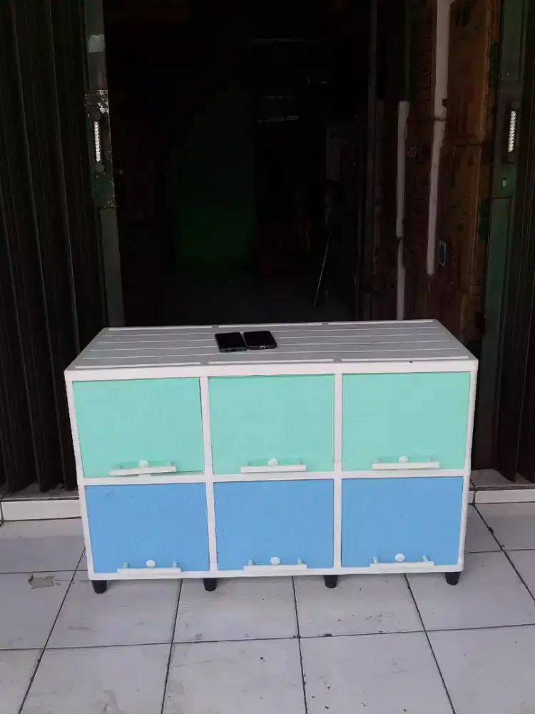 lemari / meja tv plastik