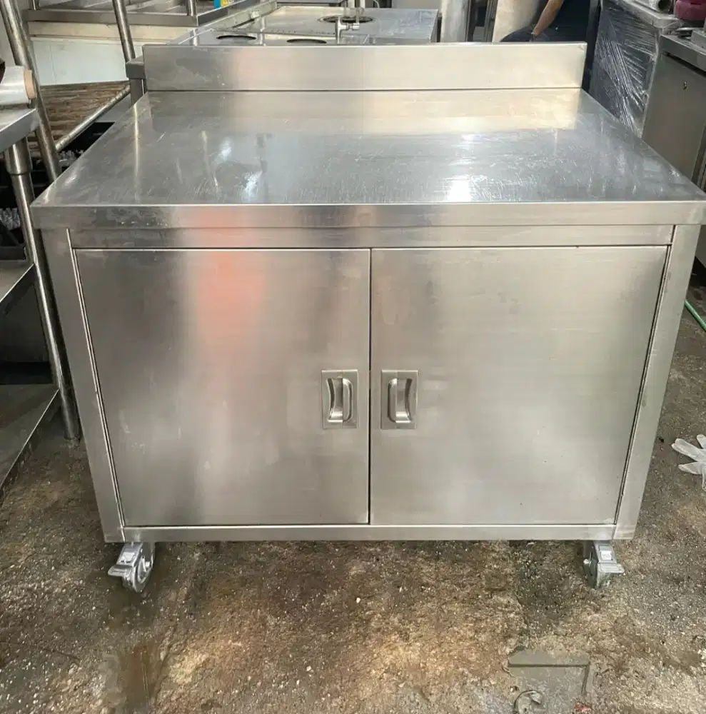 Kabinet Stainless Swing Door