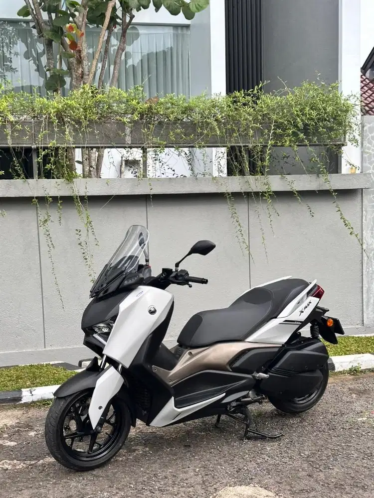 XMAX 2023 LOW KM