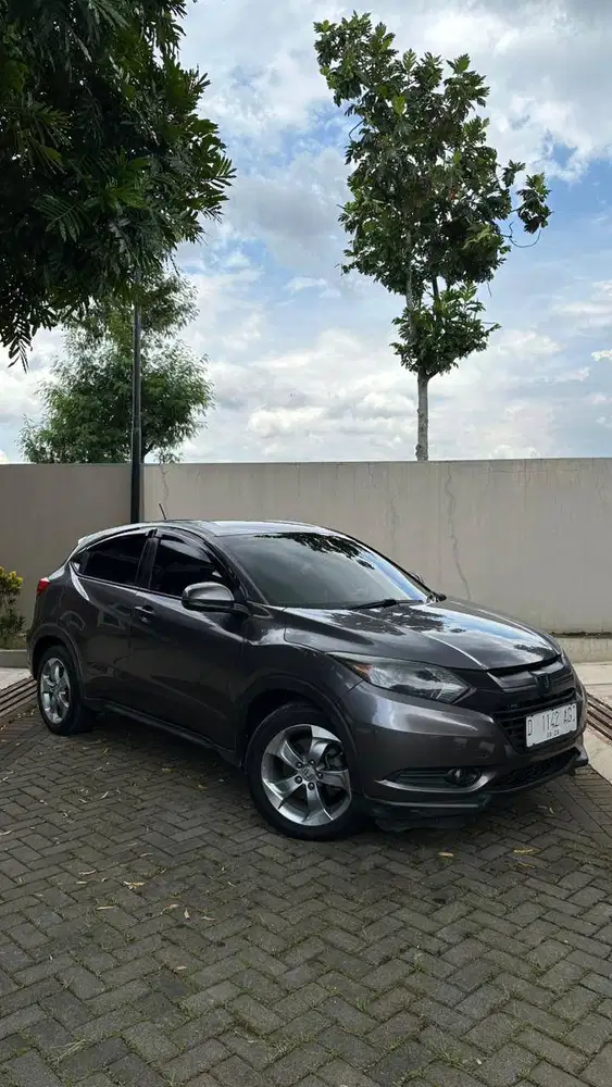 Honda HR-V E CVT 1.5 Tahun 2017 (Pemakaian 2018)