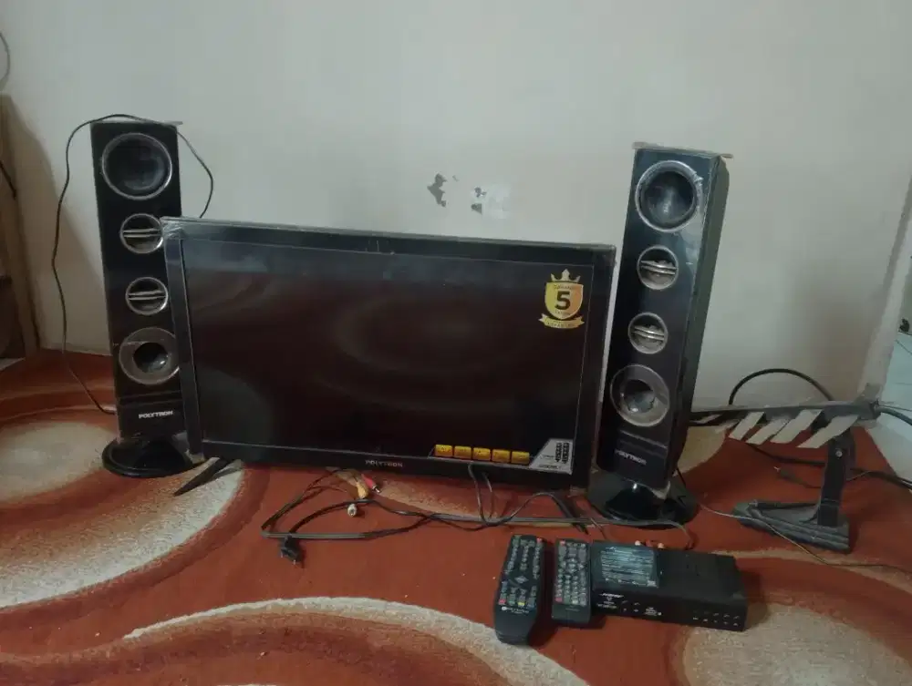 Tv LED Polytron lengkap+ settopbox