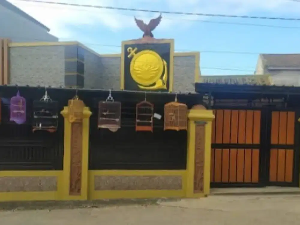 Dijual Rumah di Jl. Kamarung Cimahi, Pagar Penuh Lokasi Strategis