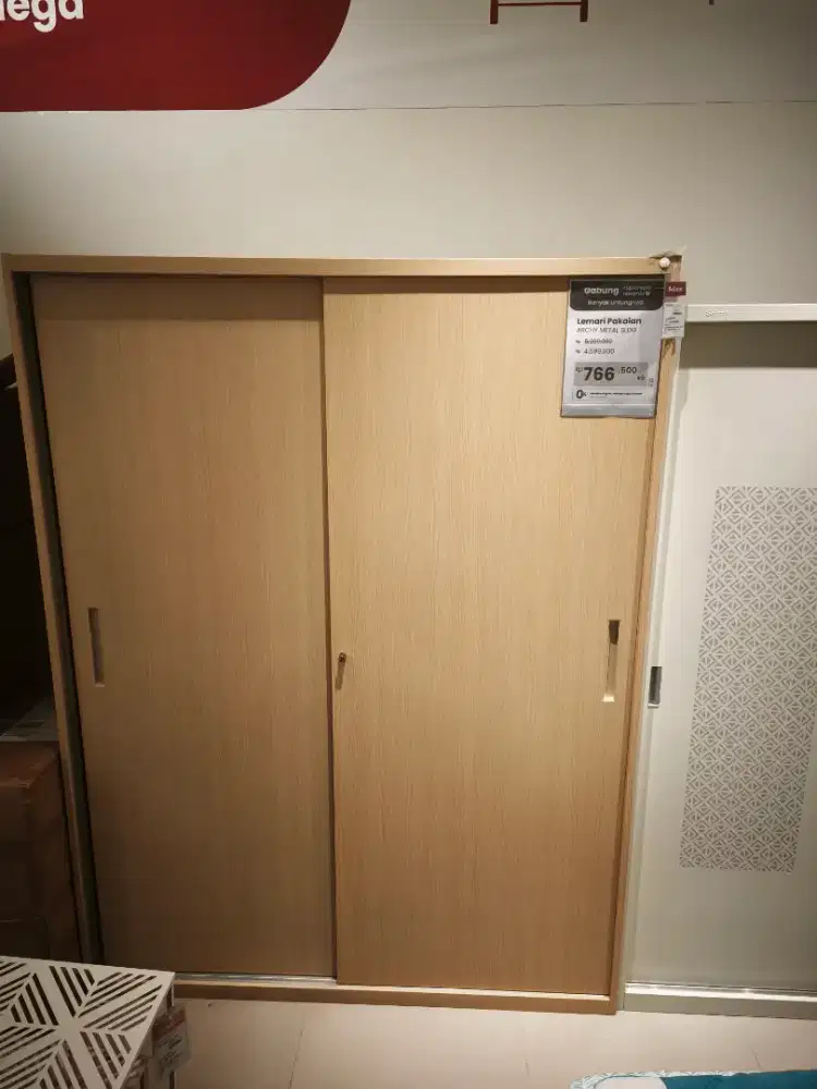 Lemari Pakaian 1,5m Metal