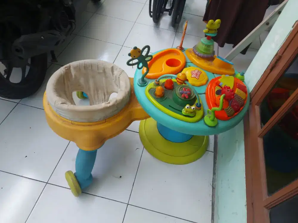 BRIGHT STARTS AROUND WE GO ZIPPITY ZOO ACTIVITY STATION