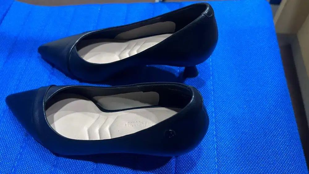 Dijual sepatu heels 3 Cm Hushpuppies VVGC