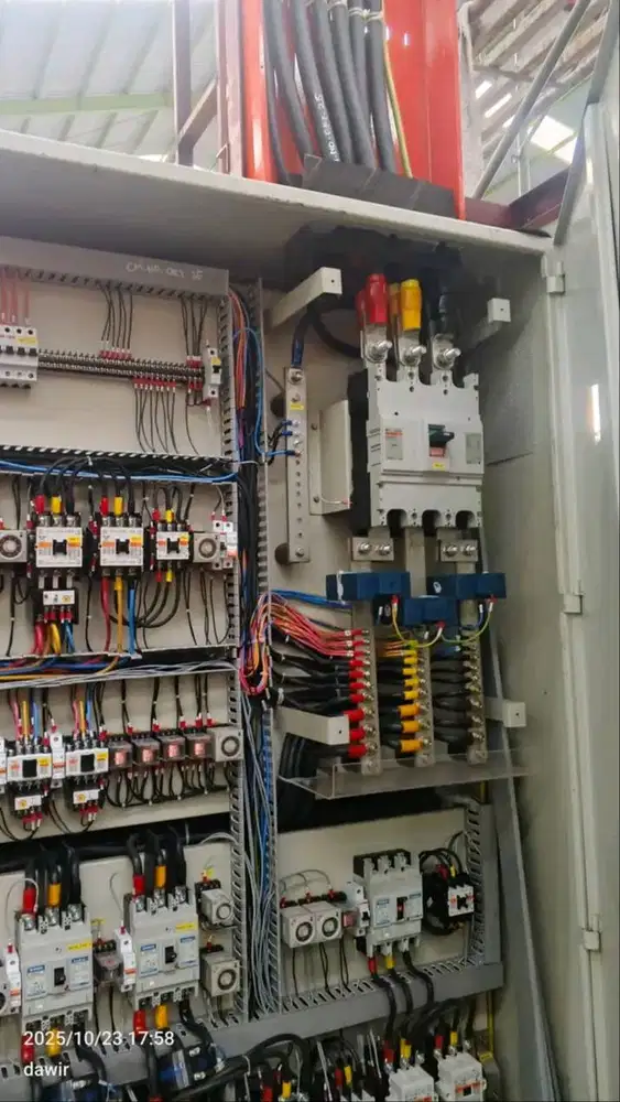 Tukang listrik panggilan