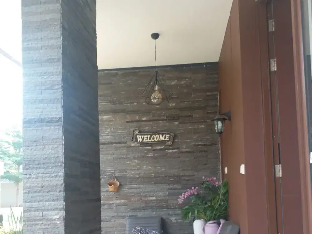 Rumah Cantik semi furnished dlm cluster Discovery sektor 9