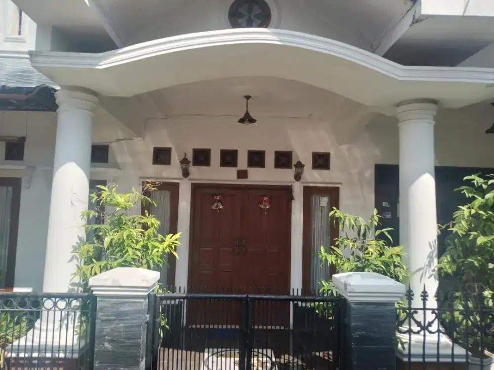 Perumnas Depok II Timur, 2 rumah jadi 1,dekat pasar, klinik kesehatan