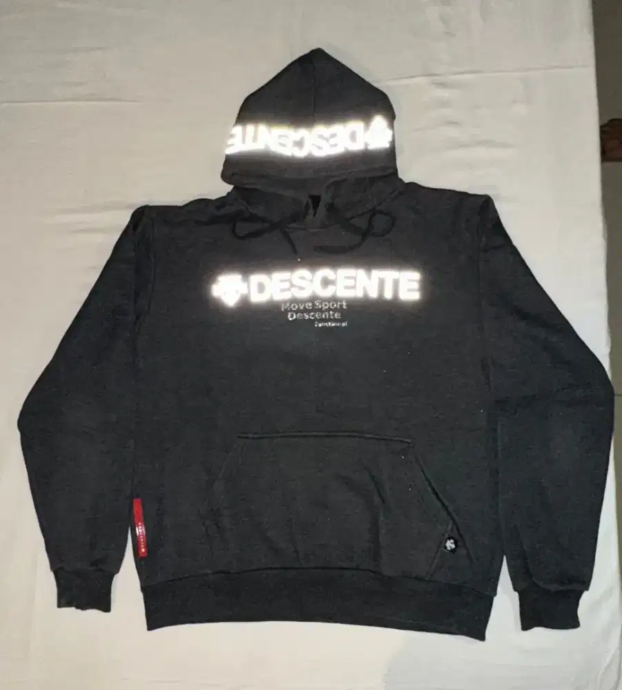 Hoodie Descente Reflektif Size L