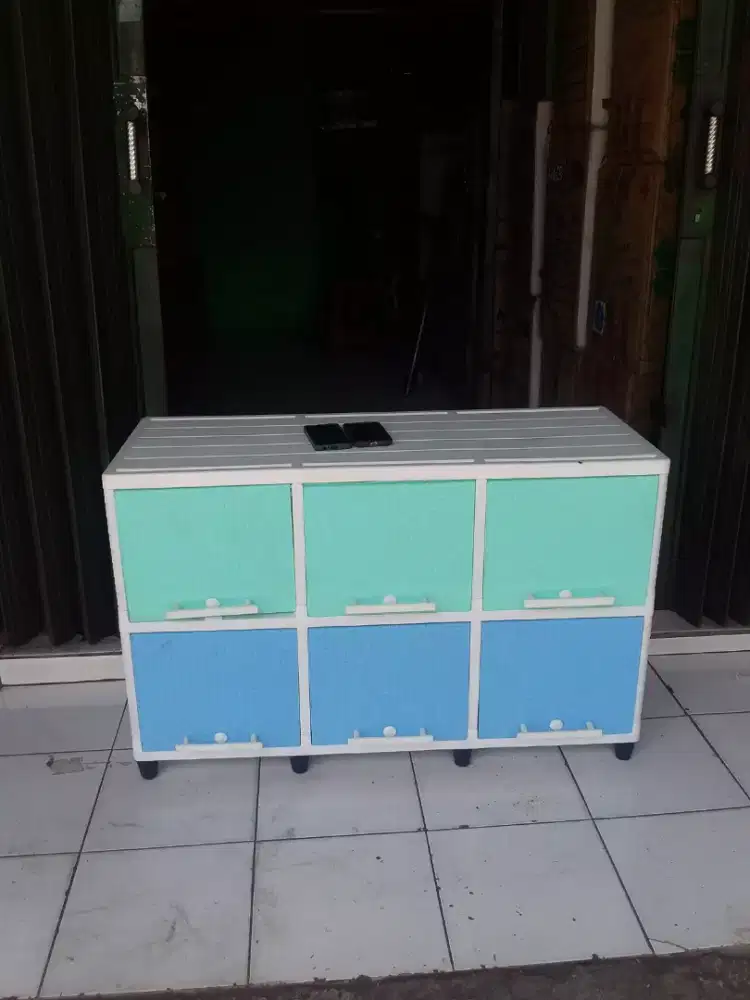 Lemari / meja tv plastik