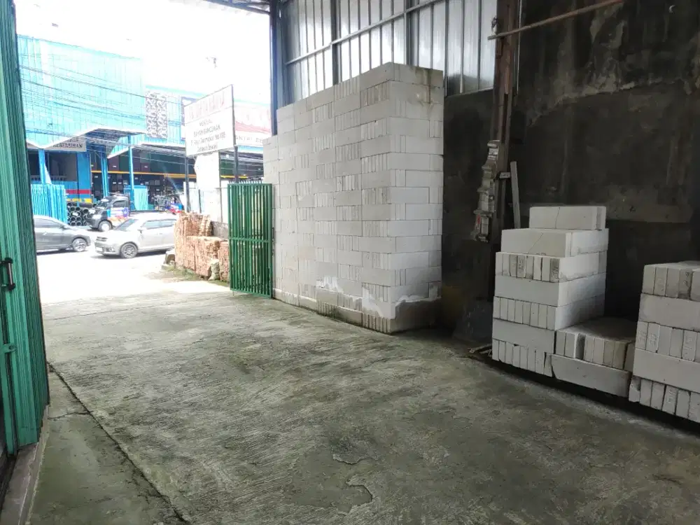 Di cari supir toko bangunan