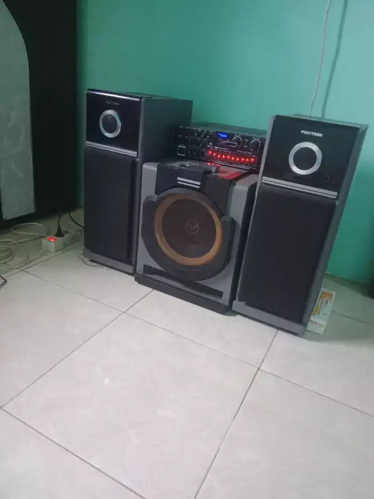 Jual cepat  salon speaker ada subwoofer bass suara mengeledar