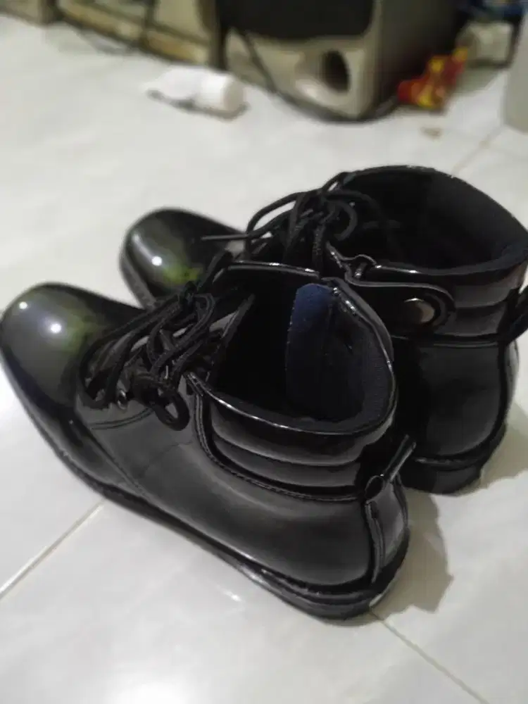 Sepatu pdh size 42 kilap beresleting