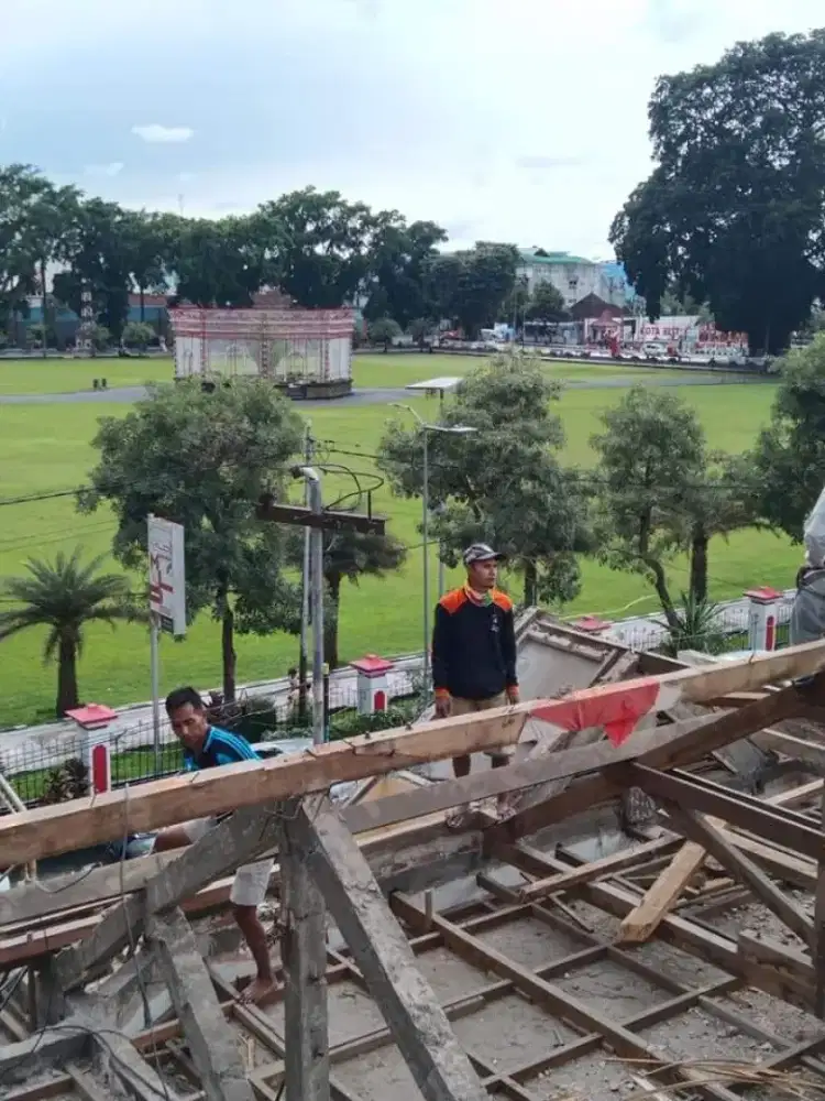 Ahli atap bocor dan bangunan