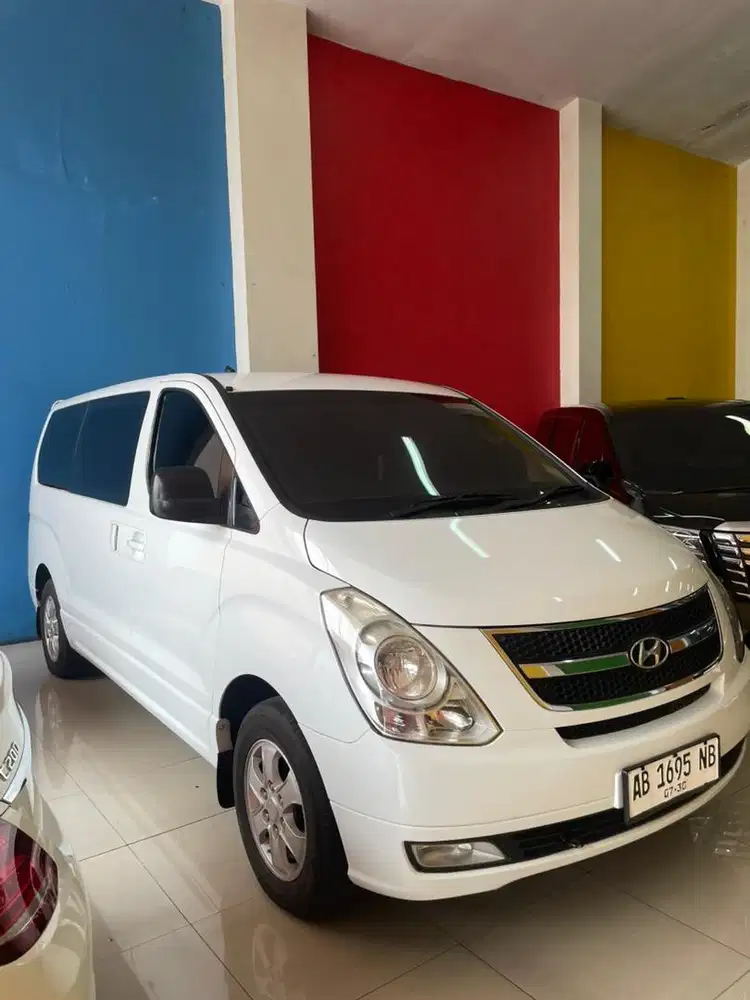 Hyundai H1 XG 2.4 Bensin Matic 2010 Istimewa