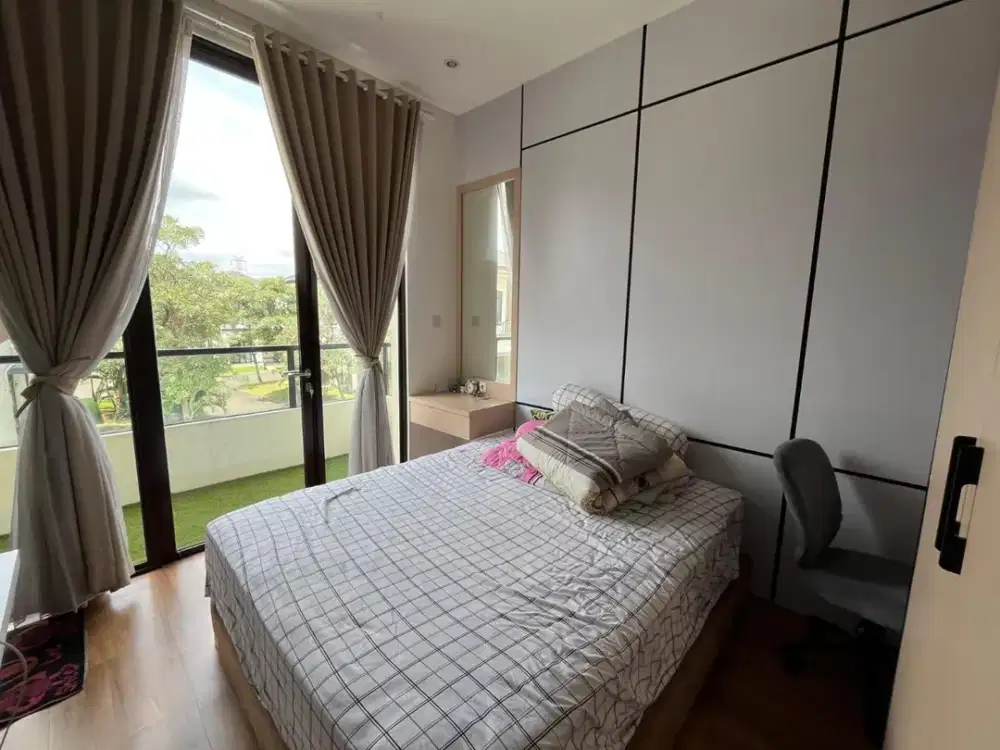 Dijual Rumah Super Rapi & Bersih di Lavon Swan City