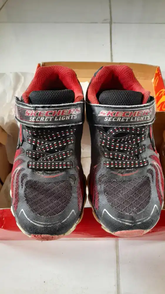 Sepatu Anak Skechers uk 29