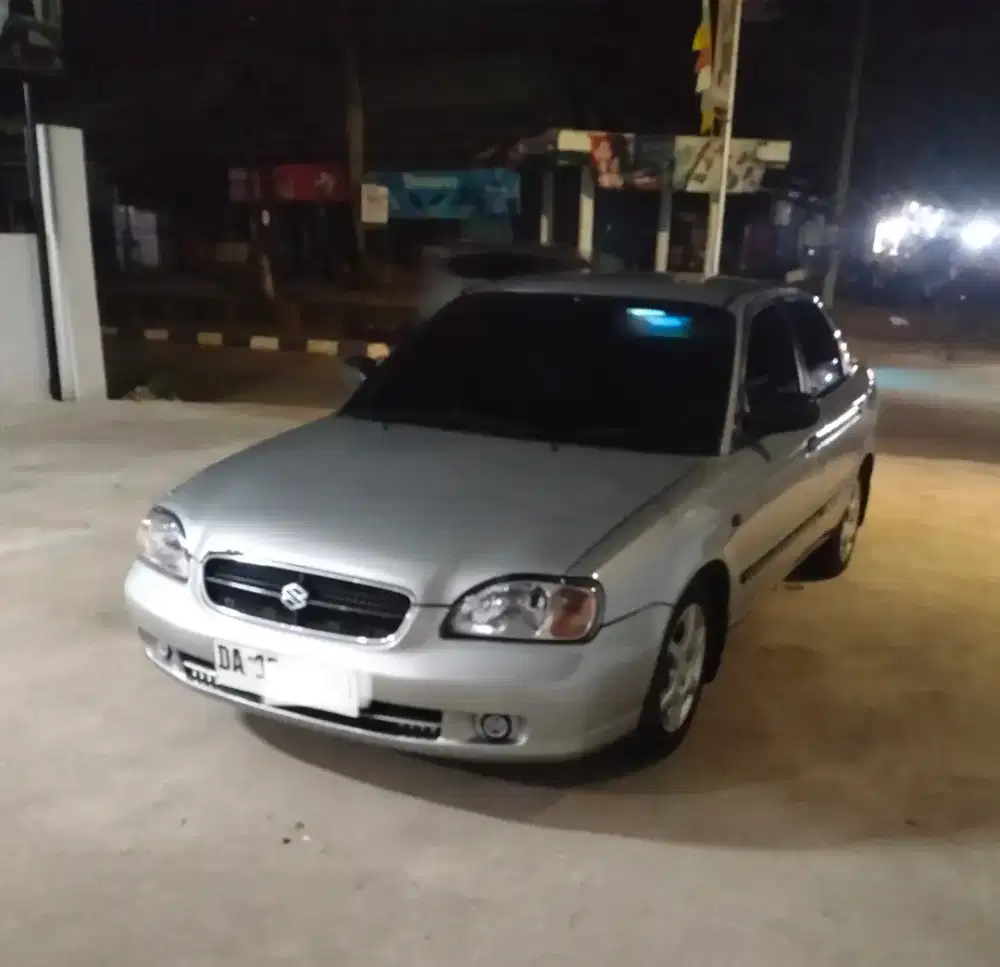 Suzuki baleno 2000