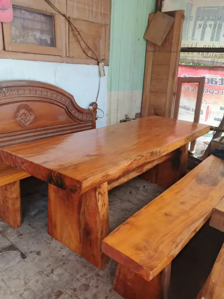 Meja antik teras solid