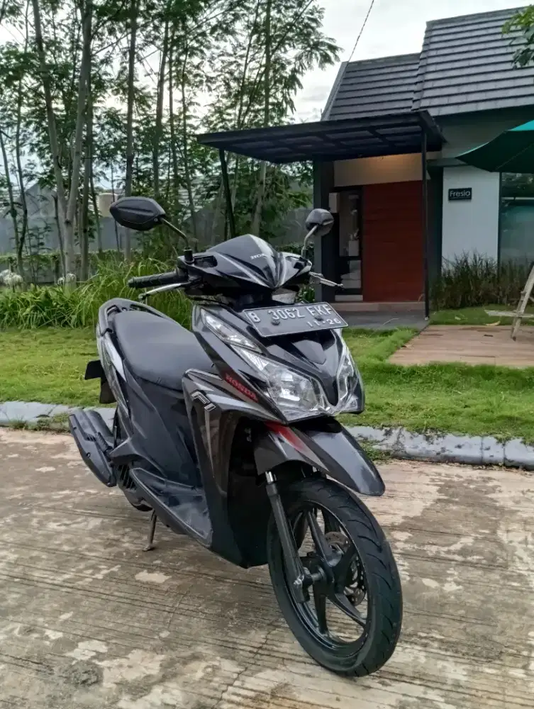 Vario fi kzr 2012 hitam