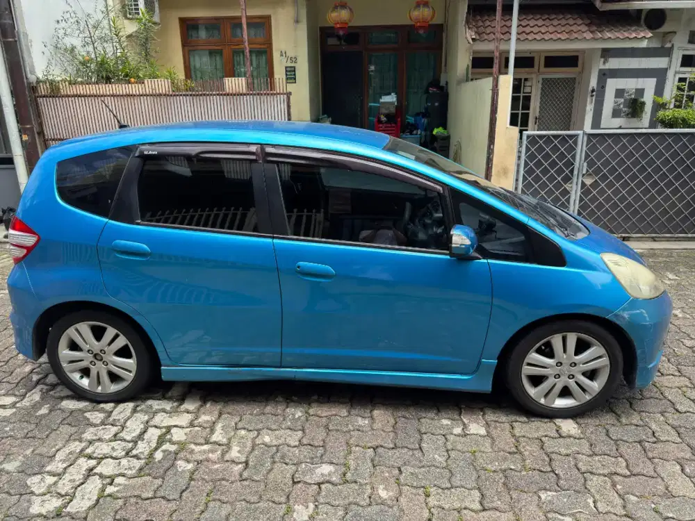 Honda jazz RS metik triptonik biru iatimew