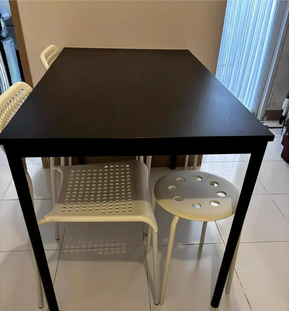 Dijual meja makan dan kursi