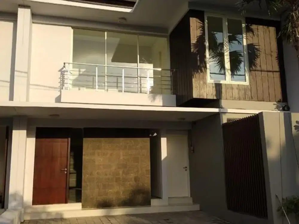 For Sale One Gate System Garden Townhouse In Sunset Road Area