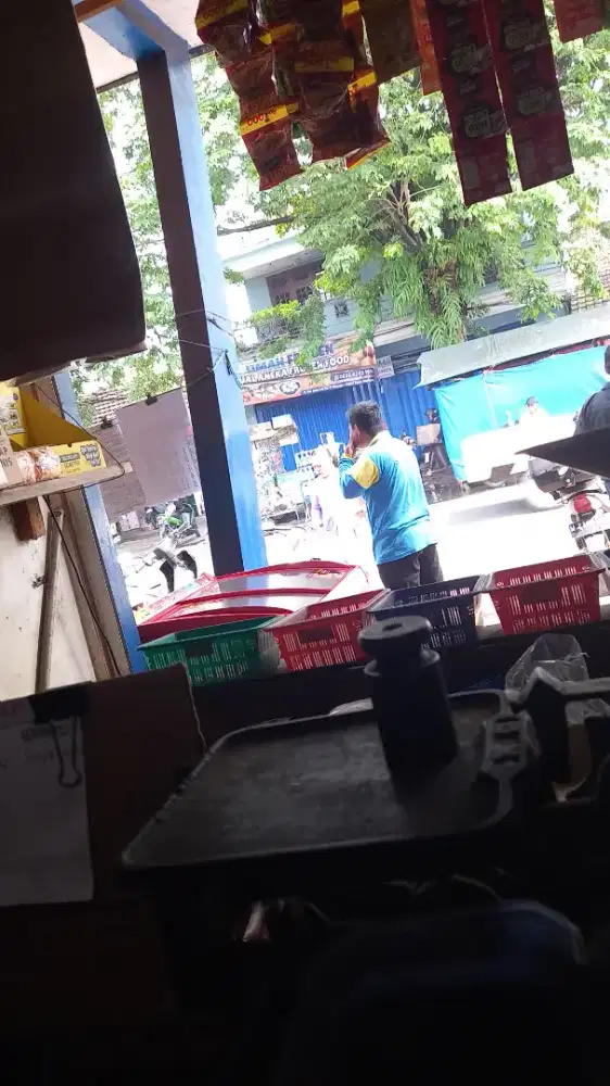 DEPAN PINGGIR JALAN PASAR DLANGGU