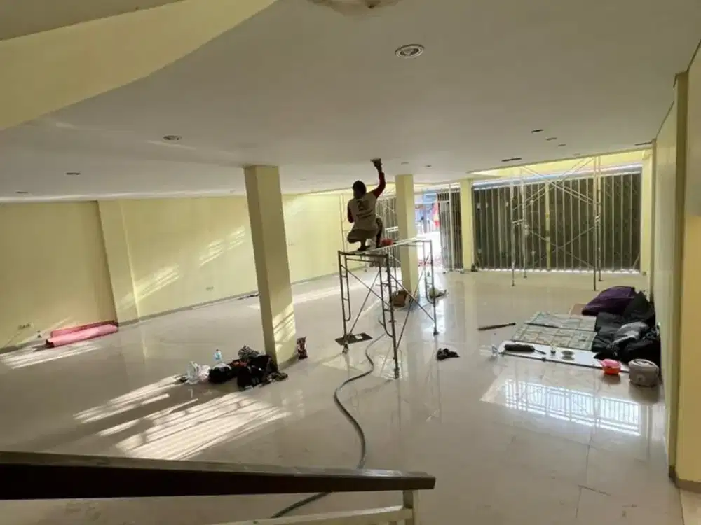 Ruko 3 Lantai Lokasi Bagus Dijual, di Denpasar Barat