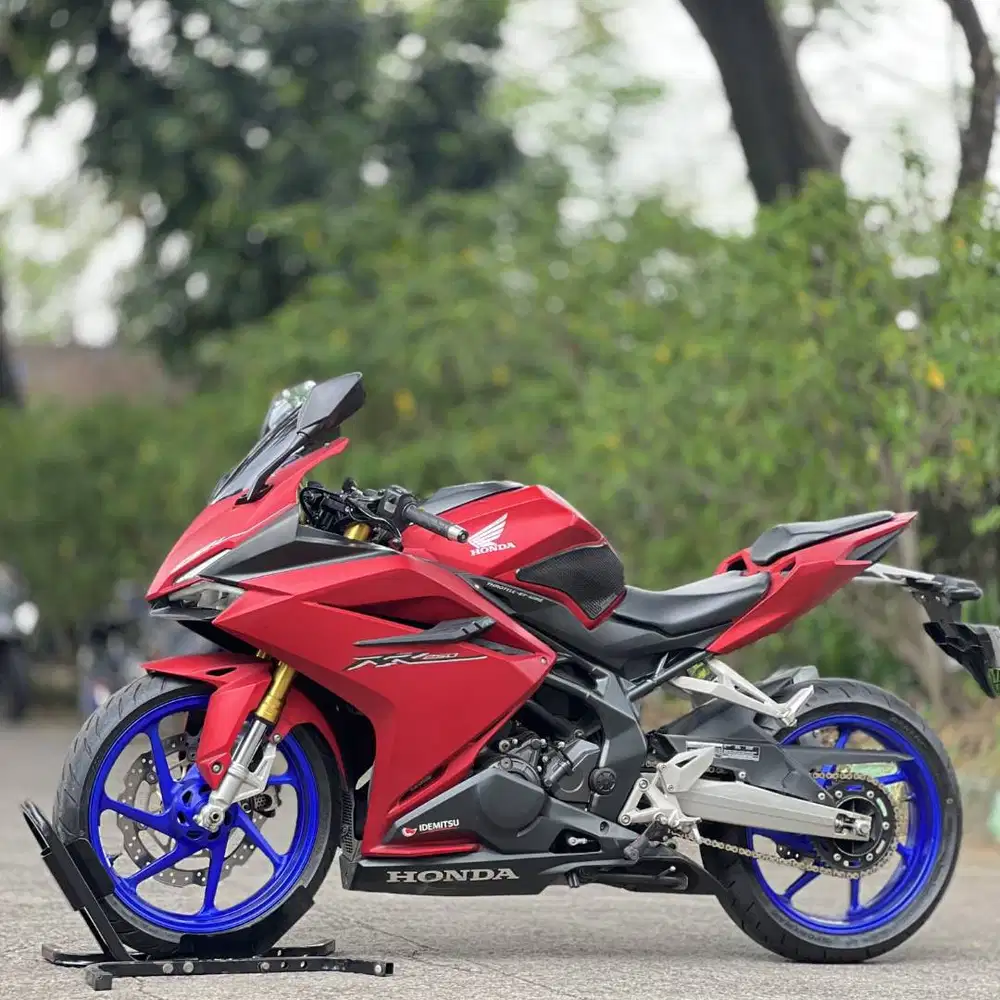 HONDA CBR250RR ABS MERAH 2019 KM LOW PAJAK ON SUPER GRES