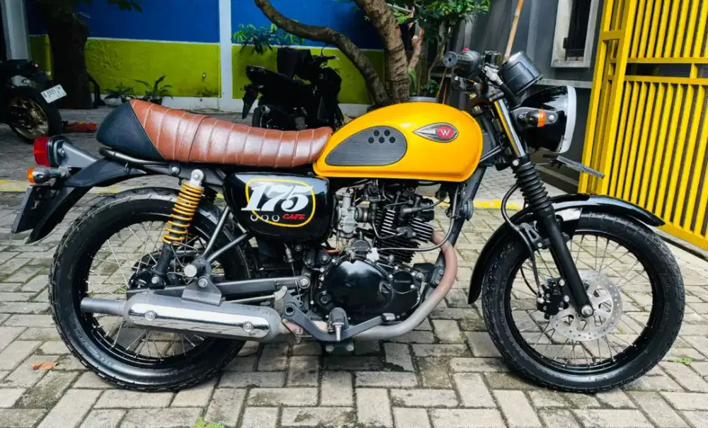 Kawasaki w175 cafe