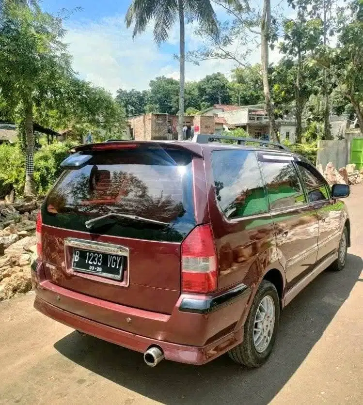 Mitsubishi Chariot Grandis 2000 Bensin