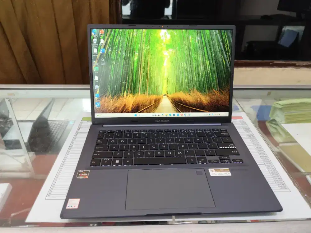 Asus vivobook M1403Q Ryzen 7 5800HS 16GB 512GB