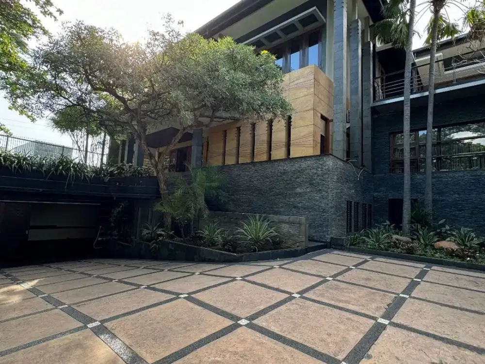 Rumah 2 Lantai Bagus di Citraland Bukit Telaga Golf