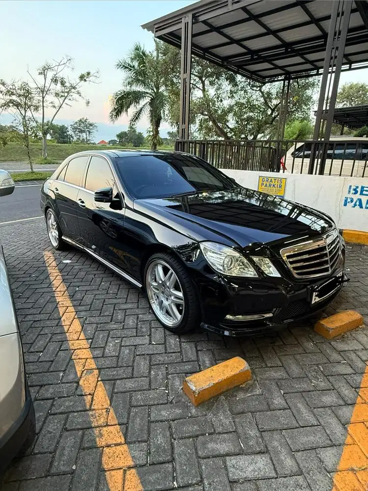 Mercedes-Benz E300 2012 Bensin