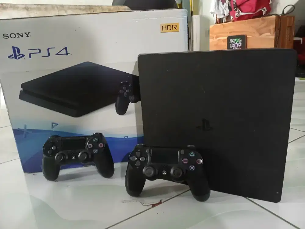 Ps4 slim 500gb clone
