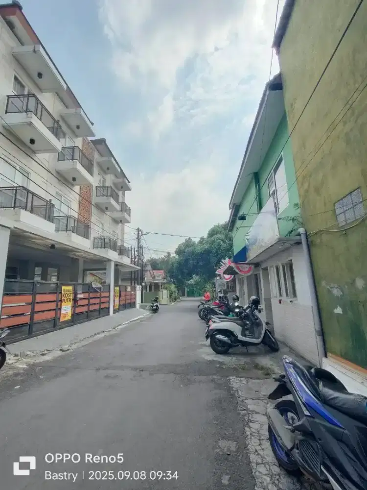 Strategis! Rumah Hook Candi Mendut Barat Suhat