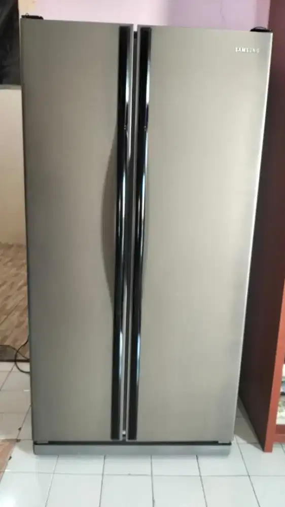 Kulkas merk Samsung
