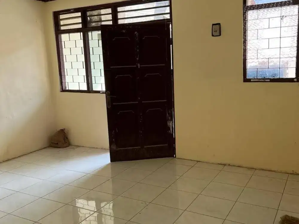 RUMAH PADEMANGAN SHM 5KT 2KM  ROW 1 MOBIL UK 4.5X14 SHM JAKARTA UTARA