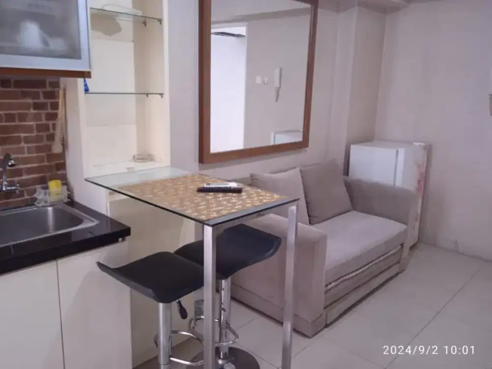 DISEWAKAN UNIT DIATAS MALL APARTEMEN BASSURA CITY 2 KAMAR FURNIS